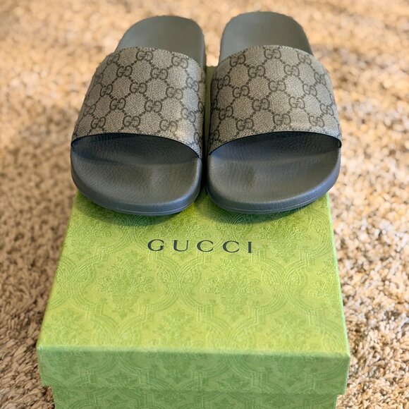 Gucci Slides - GG Supreme H20 Grey/Black; Size: US 12 - Picture 2 of 6